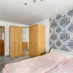 아파트 Ruhige Gartenwohnung In *