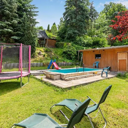 Lägenhet Ruhige Gartenwohnung In *