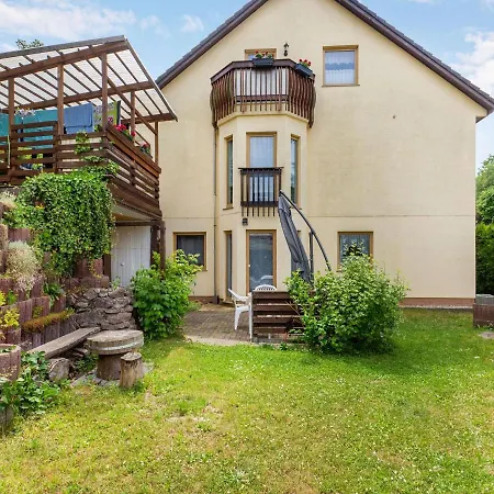 Ruhige Gartenwohnung In Lägenhet