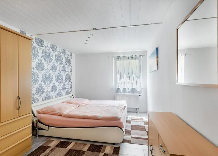 Ruhige Gartenwohnung In *