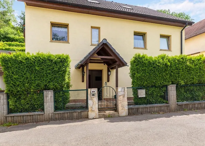 Апартаменты Ruhige Gartenwohnung In *